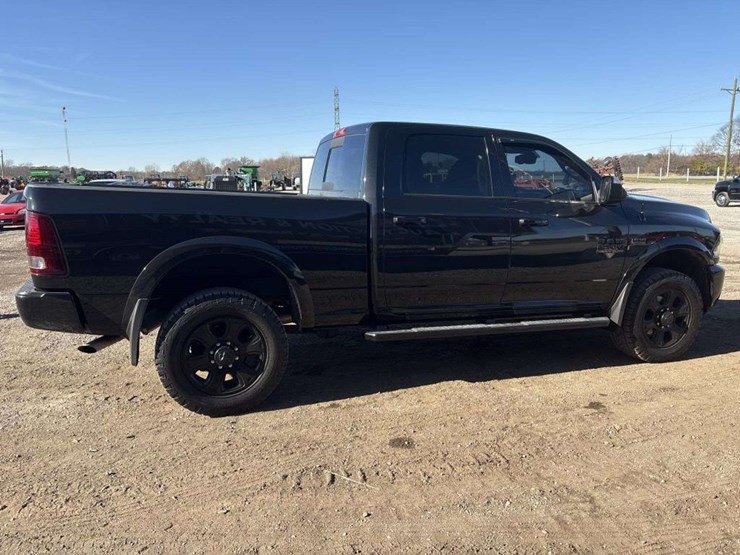 2015-ram-2500-laramie-image-6