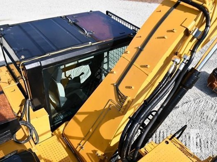 2020-caterpillar-325flcr-image-44