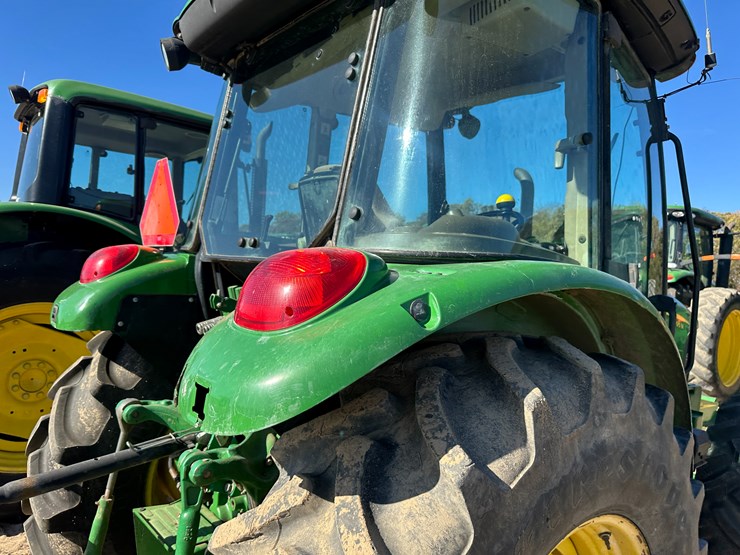 2011-john-deere-5095m-image-37