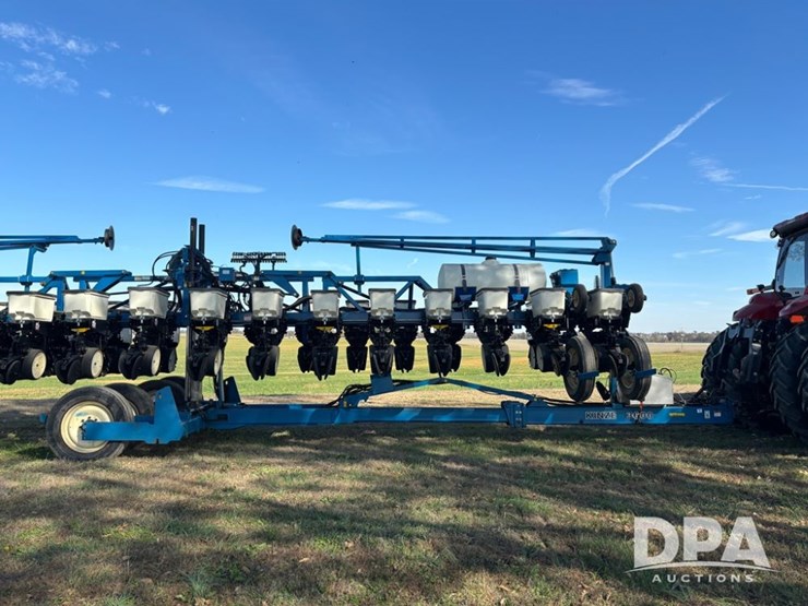 2022-kinze-3600-image-2