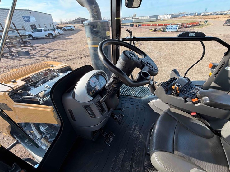 2020-agco-mt875e-large-frame-row-crop-track-tractor-image-32