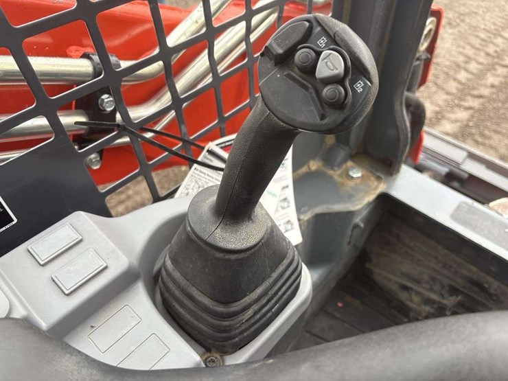 kubota-svl75-3-image-13