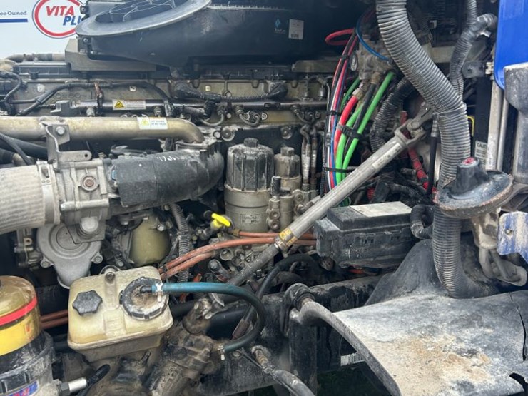 2013-freightliner-truck-(jn3436,-unit-4076)-image-64