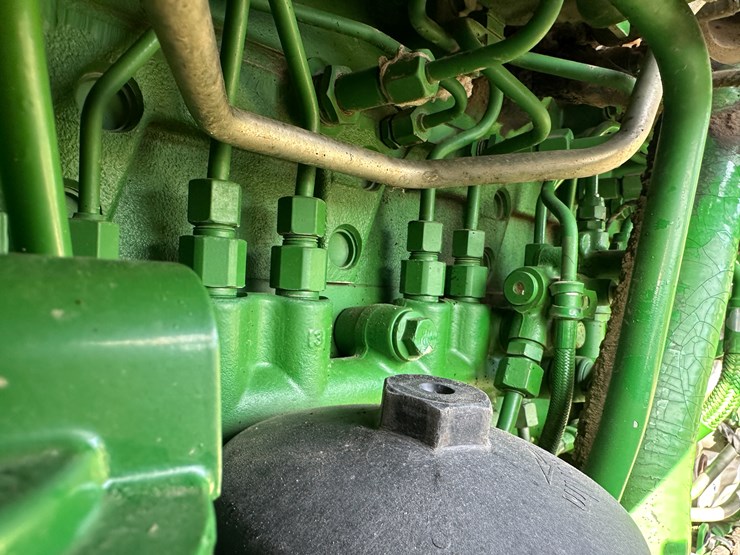2016-john-deere-8320r-image-57