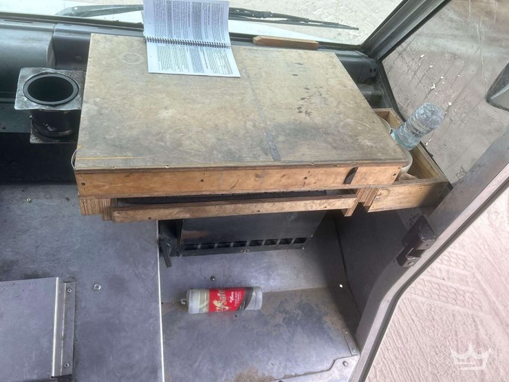 2014-freightliner-mt55-image-15