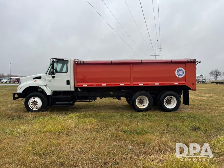 2004-international-7400-image-12