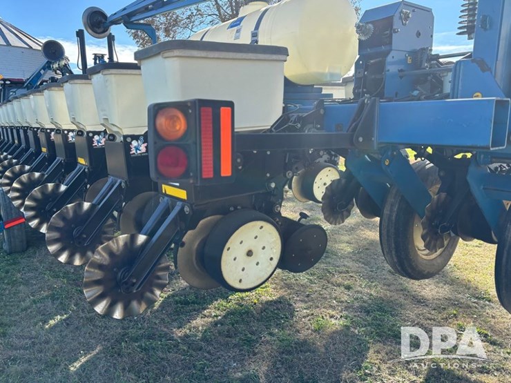 2022-kinze-3600-image-21