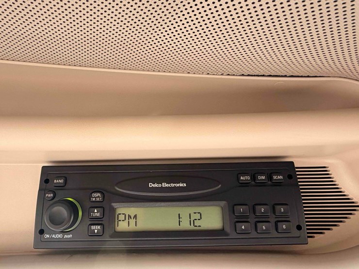 2005-john-deere-6420-image-26