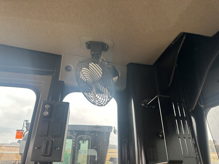 2022-caterpillar-140gc-awd-image-110