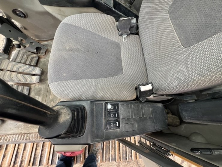 2017-volvo-ec220el-image-52