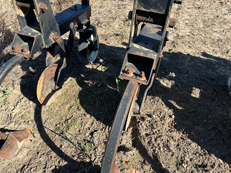 #33726-•-16-row-30"-cultivator-image-31