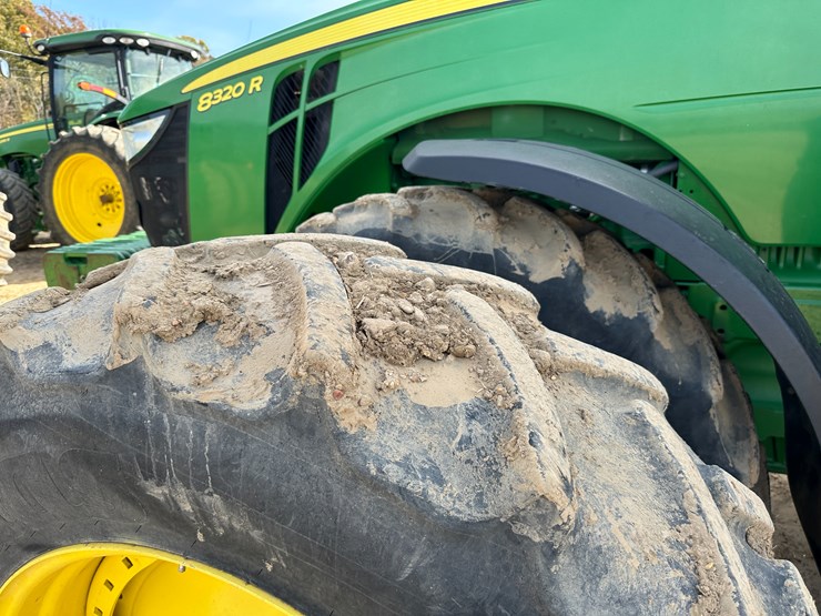 2016-john-deere-8320r-image-8