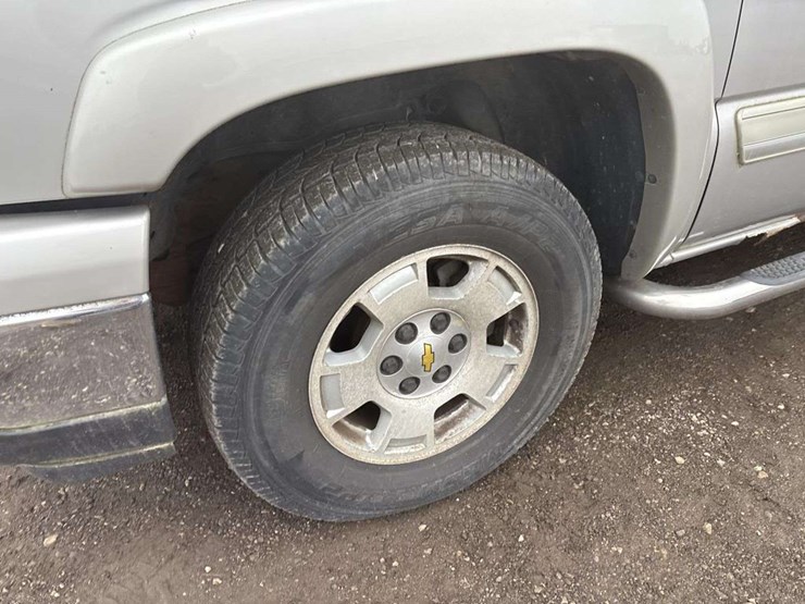 2006-chevrolet-k2500-image-8