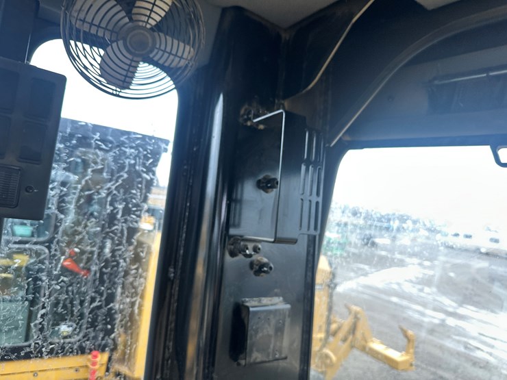 2022-caterpillar-140gc-image-101