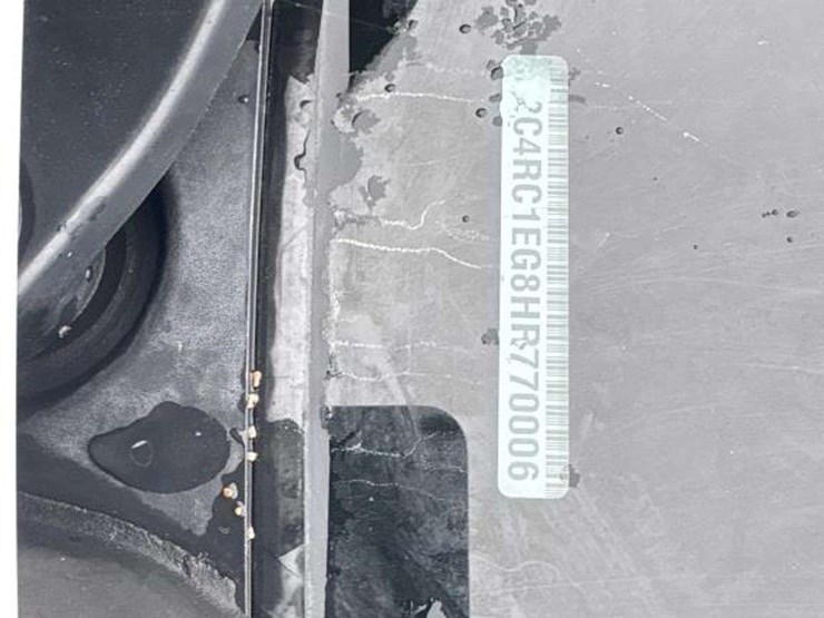 2017-chrysler-pacifica-image-27