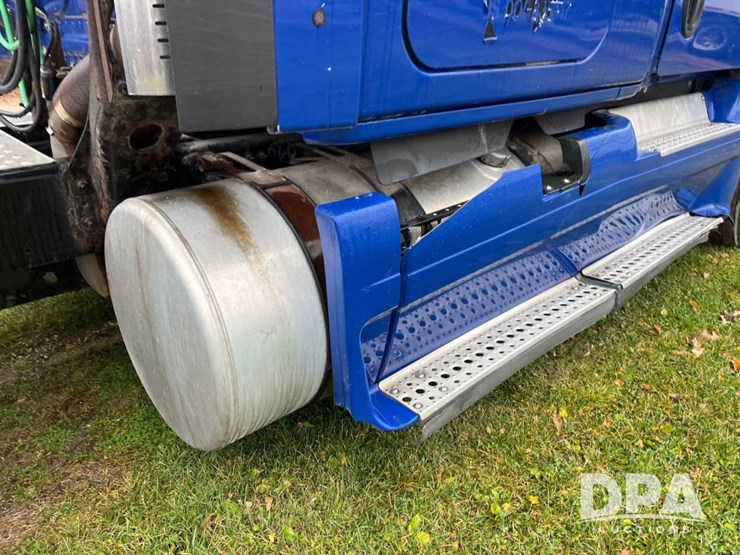 2013-freightliner-truck-(jn3436,-unit-4076)-image-28