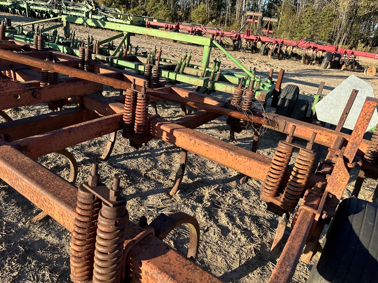 #33755-•-8'-chisel-plow-image-18