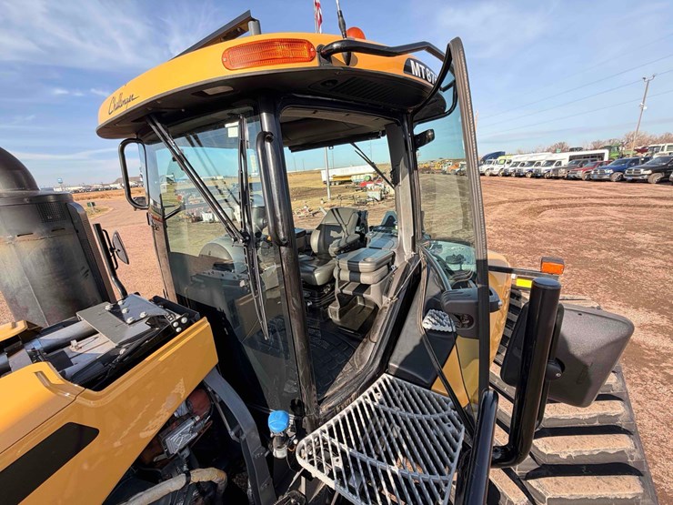 2020-agco-mt875e-large-frame-row-crop-track-tractor-image-30