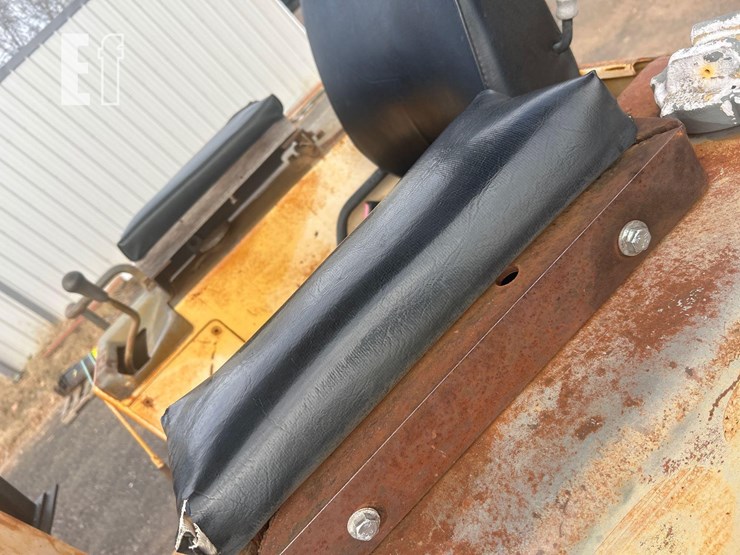 komatsu-d31s-16-image-29