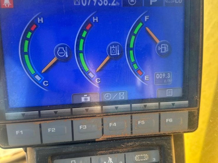 2014-komatsu-pc240-lc-10-image-20