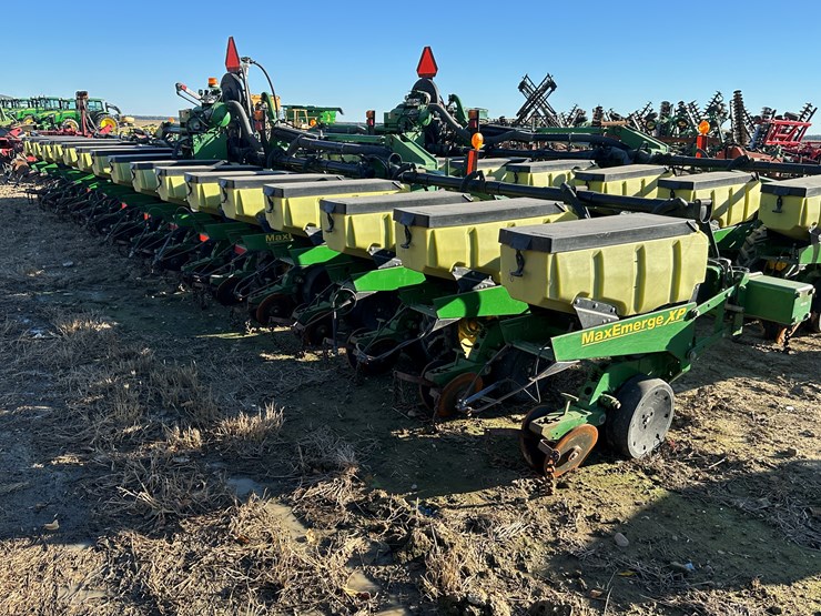 john-deere-1720-image-3