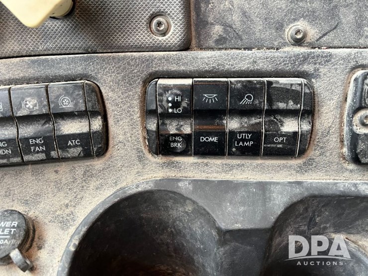 2013-freightliner-truck-(jn3436,-unit-4076)-image-55