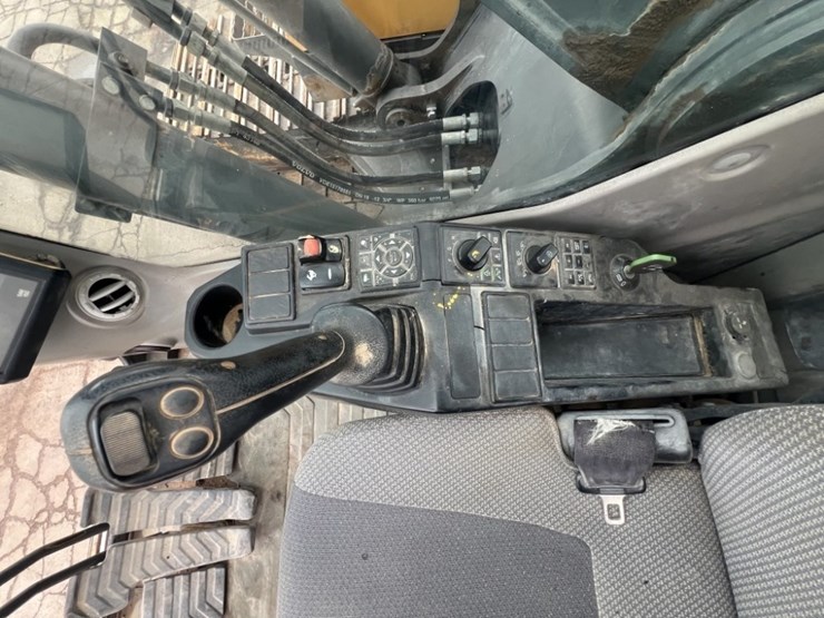 2017-volvo-ec220el-image-51