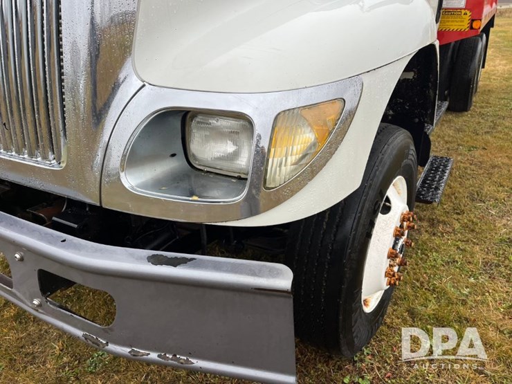 2004-international-7400-image-22