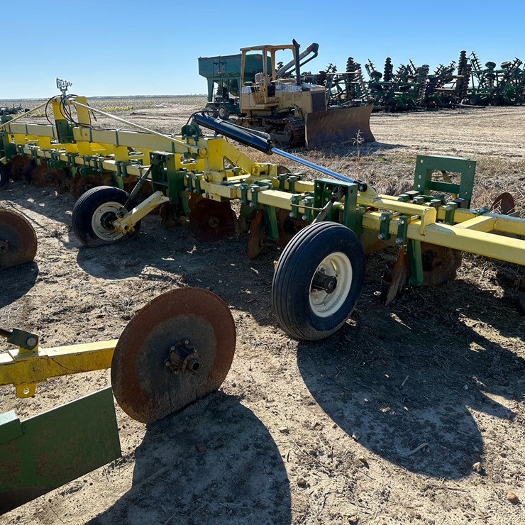 #33731 • Roll-A-Cone 16-row 30" Hipper