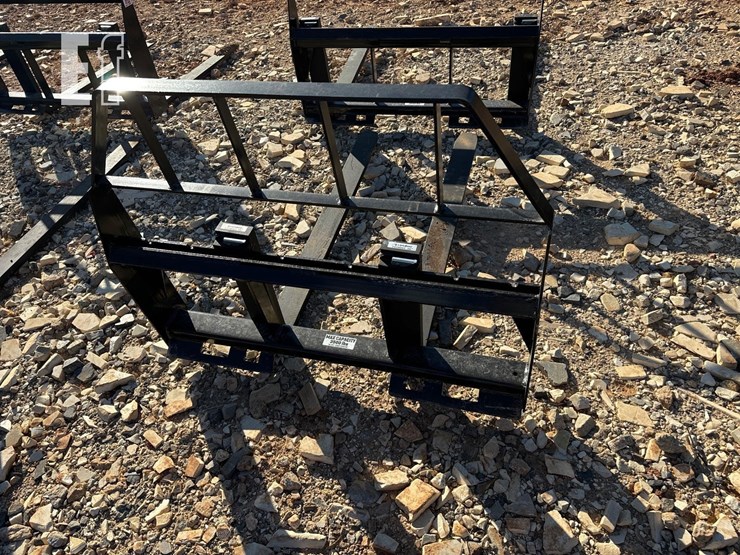 kivel-48in-skid-steer-fork-attachment-image-2