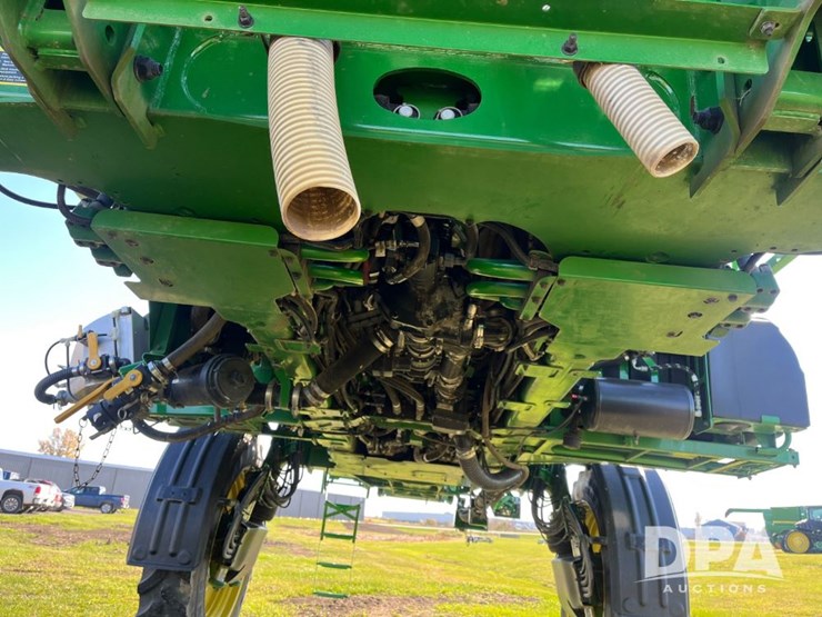 2021-john-deere-r4044-image-48