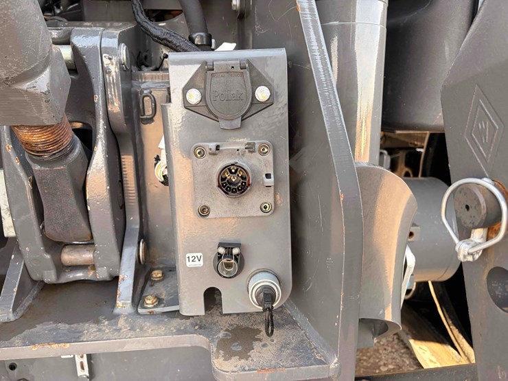 2020-agco-mt875e-large-frame-row-crop-track-tractor-image-26