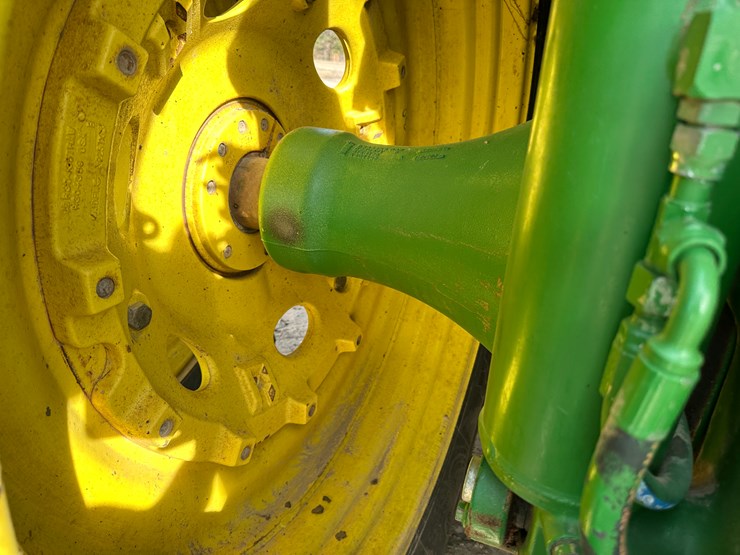 2012-john-deere-8360r-image-12