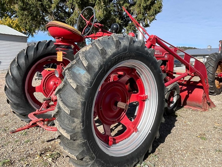 #3012-•-mccormick-farmall-h-narrow-front-tractor-with-loader-image-6