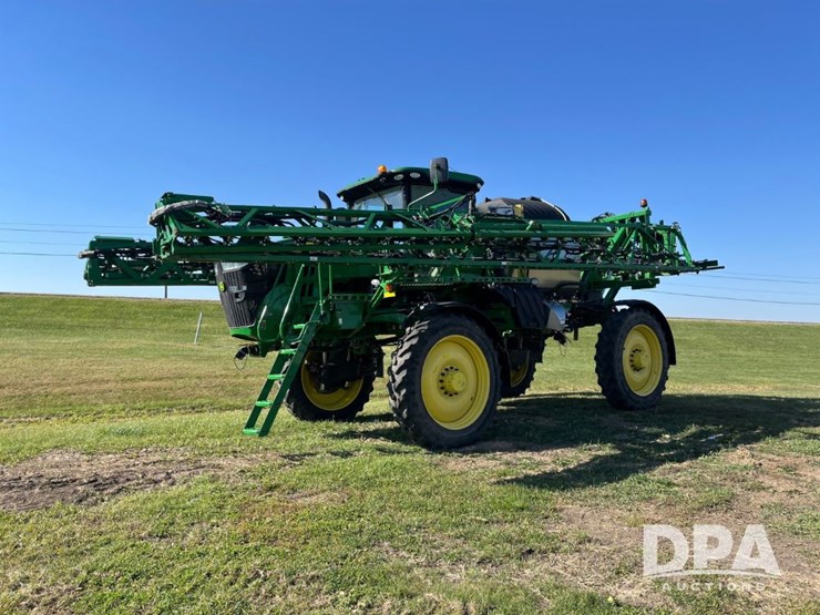 2021-john-deere-r4044-image-23