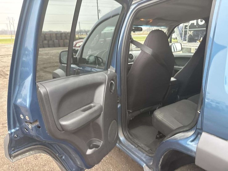 2004-jeep-liberty-image-14