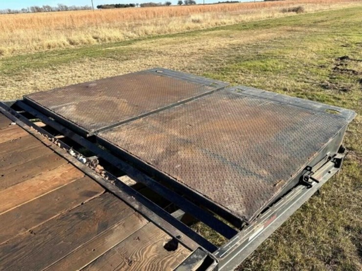 2008-titan-trailer-image-7