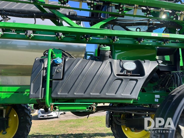2021-john-deere-r4044-image-39
