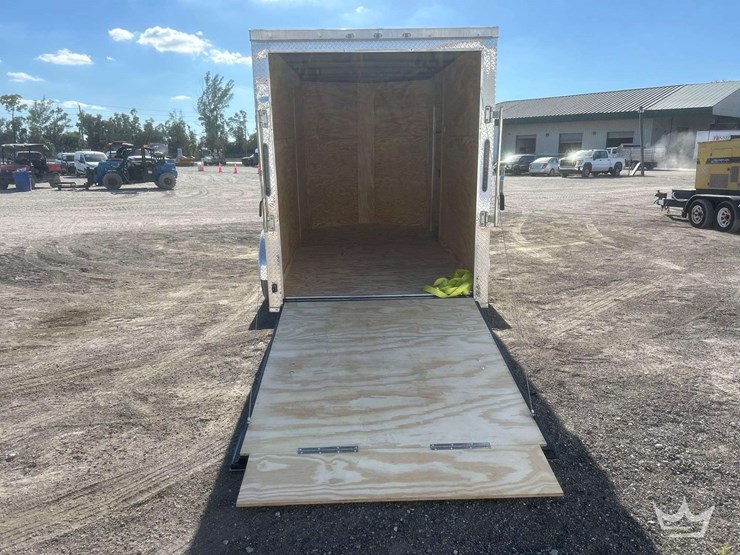 enclosed-trailer-image-9