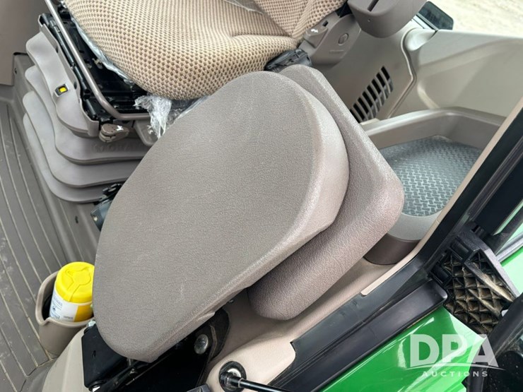 2023-john-deere-6130m-image-31