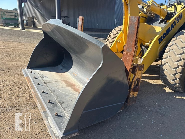 2018-komatsu-wa320-8-image-9