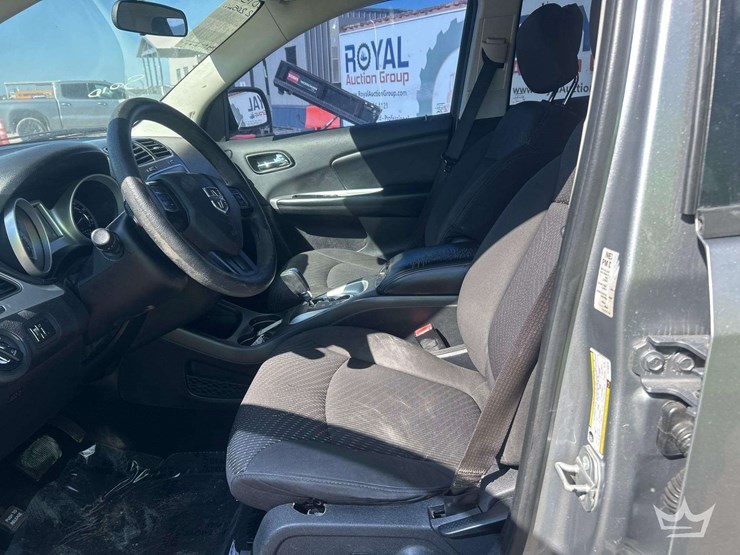 2015-dodge-journey-sxt-image-6