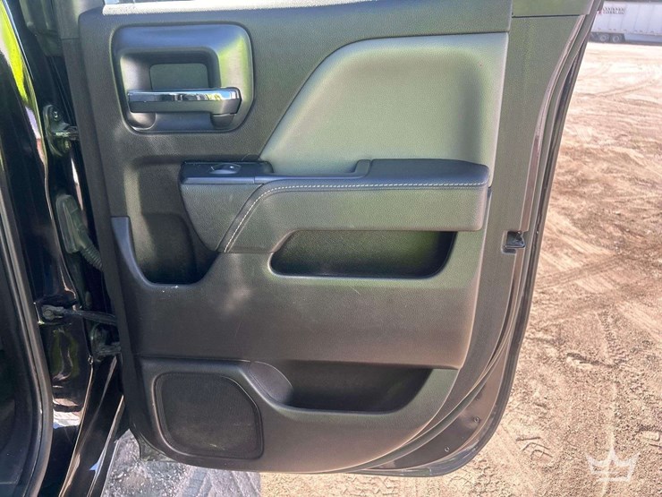 2015-chevrolet-silverado-1500-crew-cab-pickup-truck-image-19