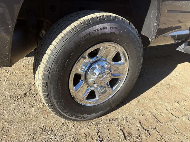 2016-dodge-2500-image-11