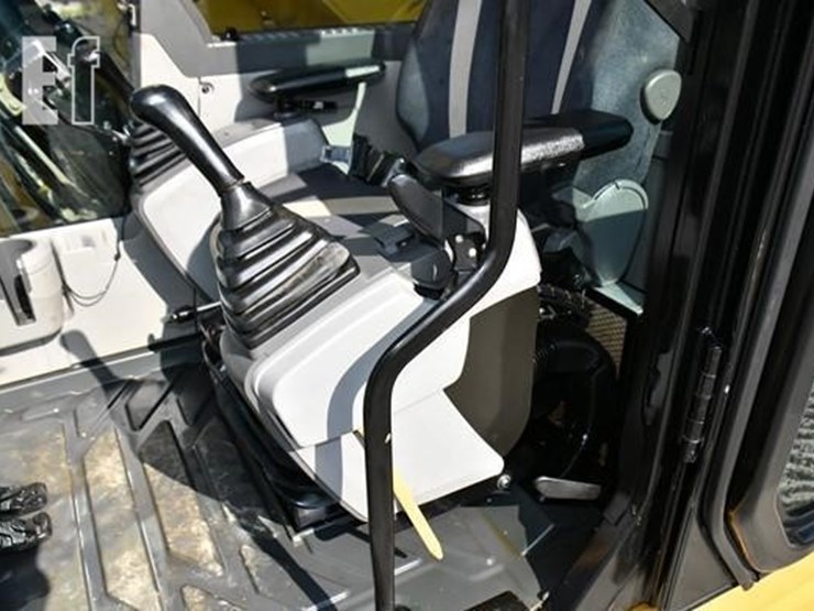 2020-caterpillar-325flcr-image-16