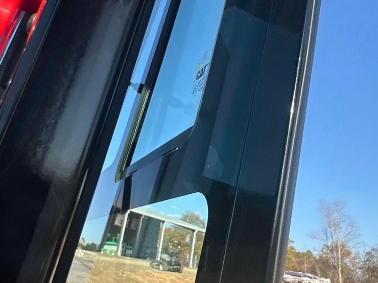 caterpillar-305.5e2-image-24