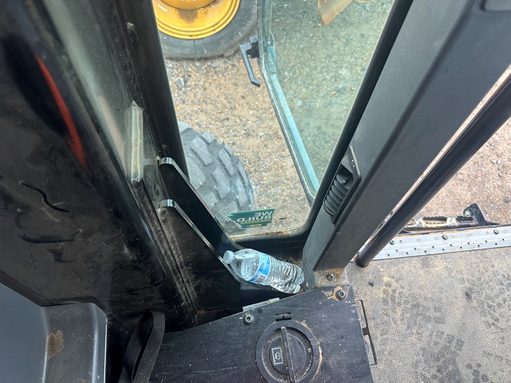 2022-caterpillar-140gc-awd-image-116