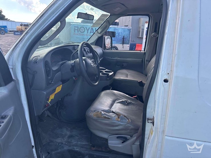 2008-ford-e350-image-9