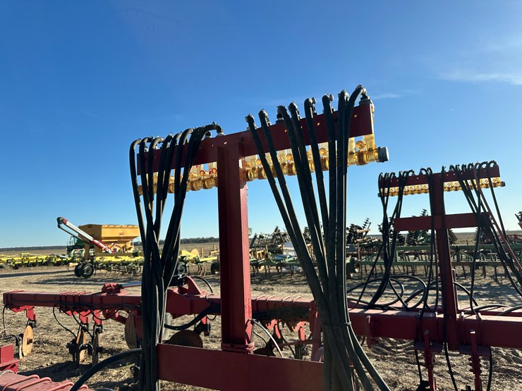 #33740-•-~20'-row-crop-cultivator-image-21