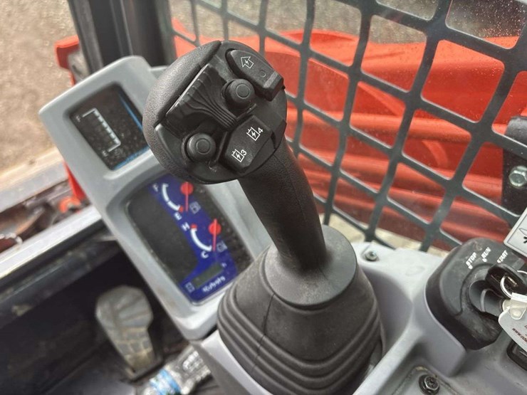 kubota-svl97-2-image-14